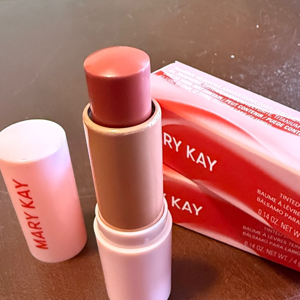 Mary Kay Tinted Lip Balm - Coral Blaze - Picture 2 of 4